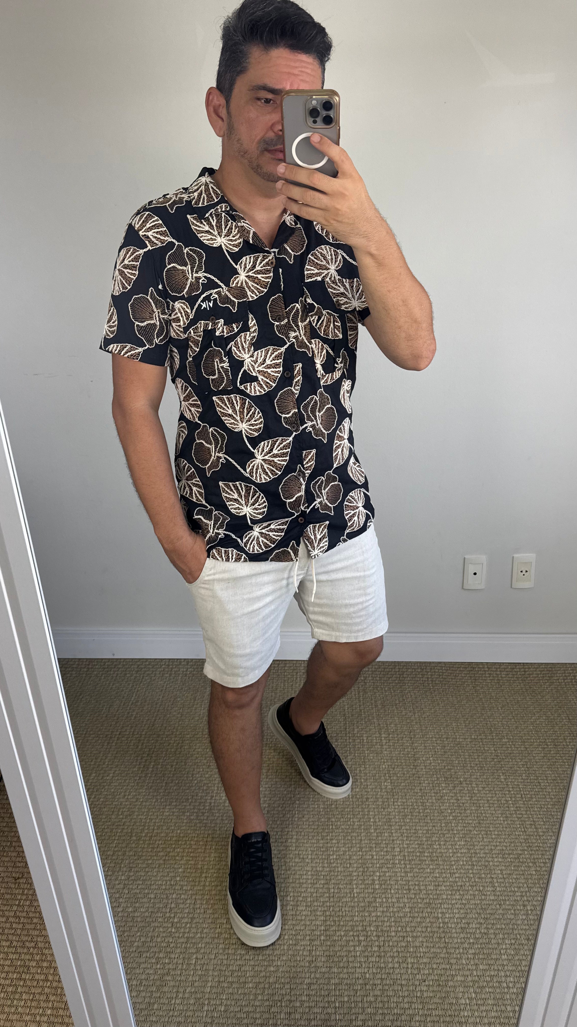 Camisa Manga Curta VK by VK Black Flowers