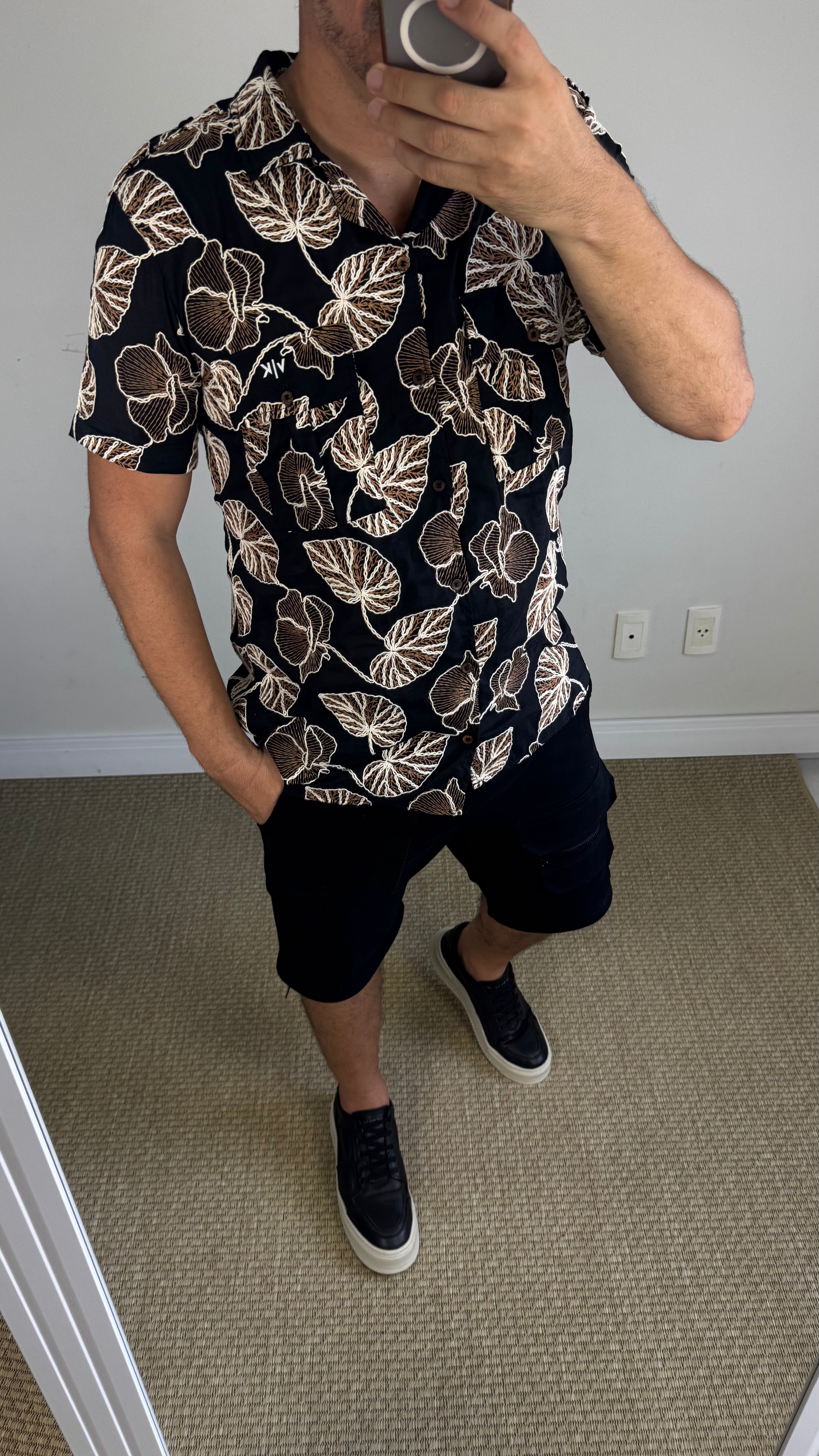 Camisa Manga Curta VK by VK Black Flowers