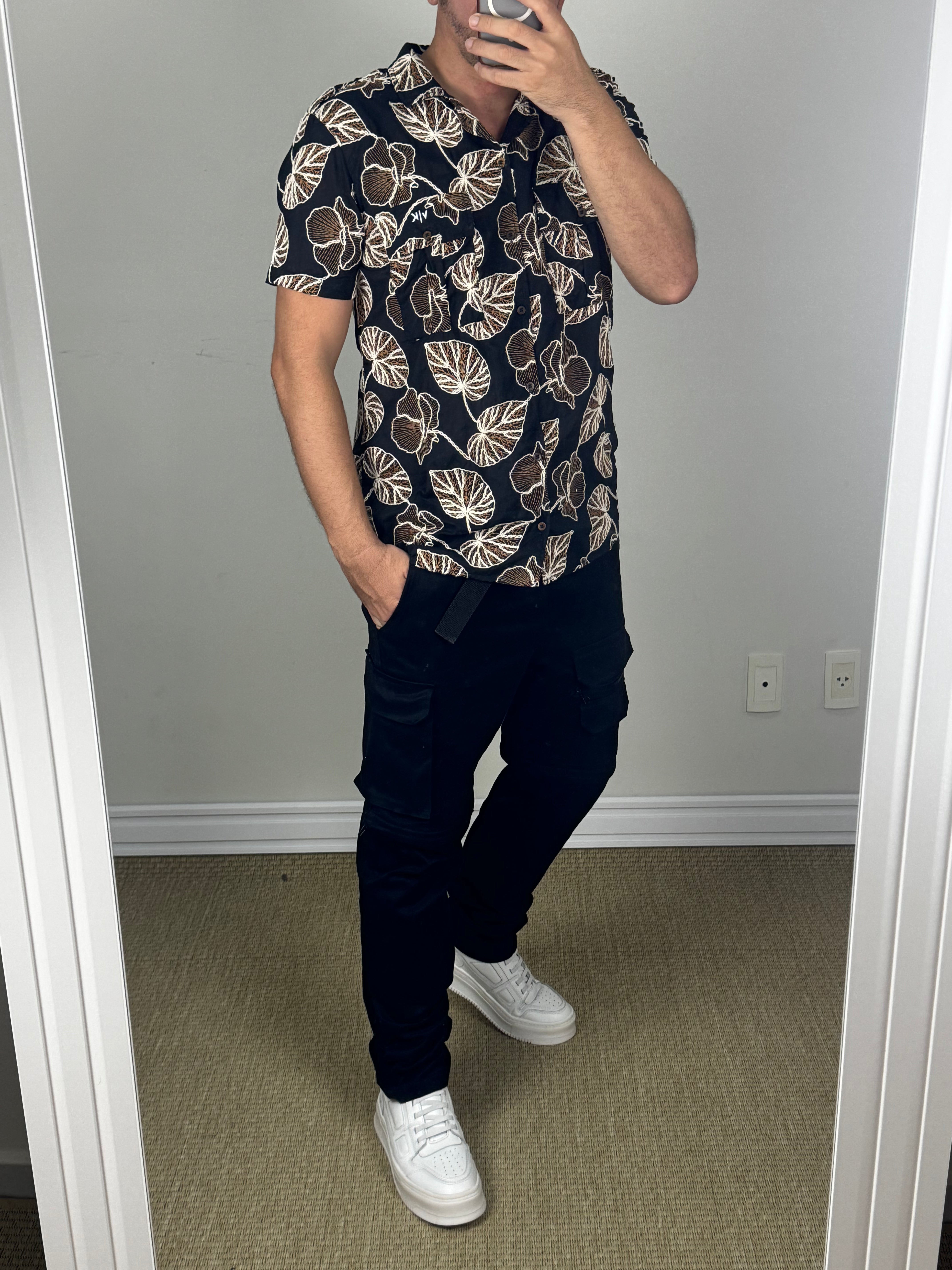 Camisa Manga Curta VK by VK Black Flowers