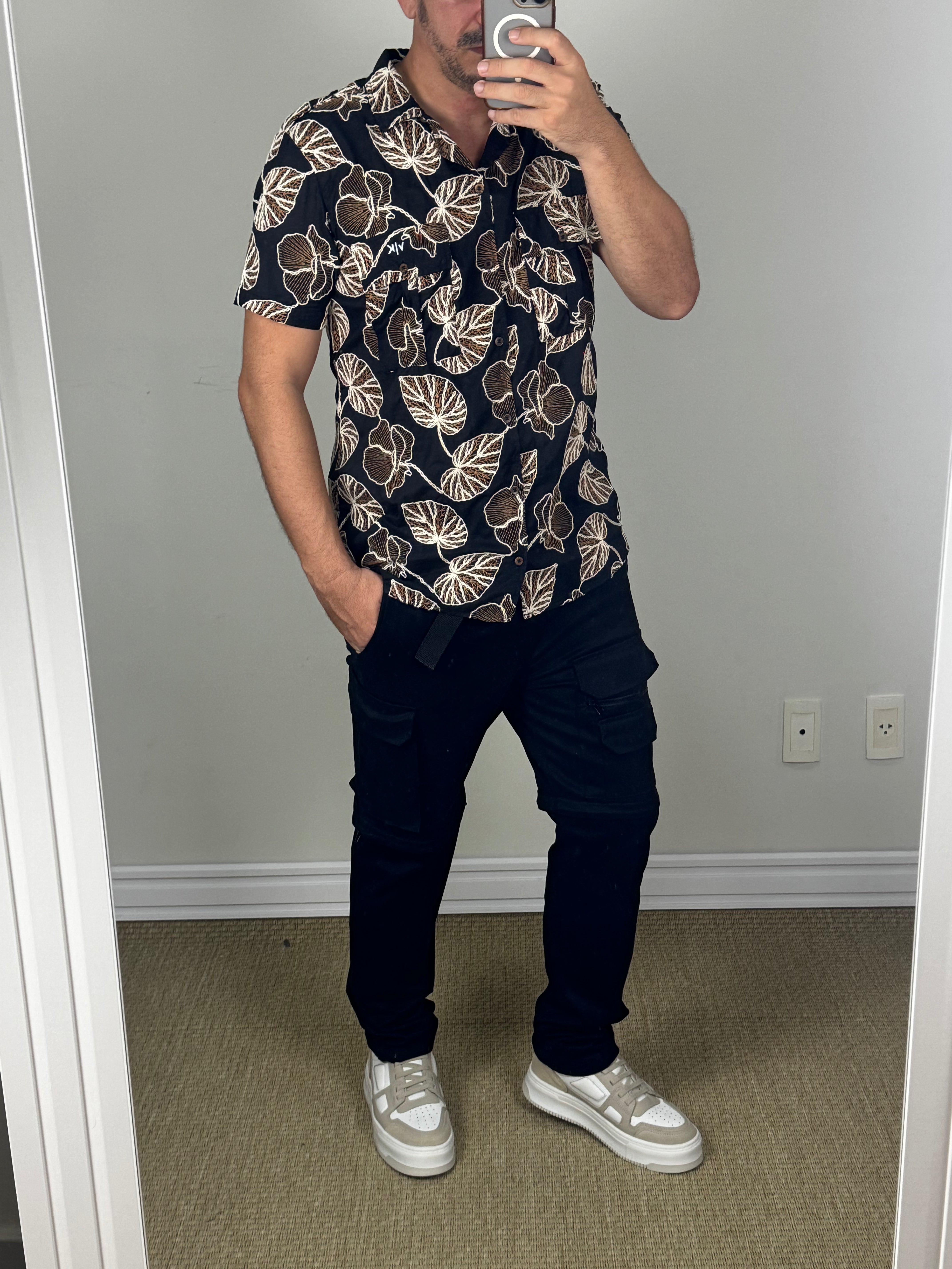 Camisa Manga Curta VK by VK Black Flowers