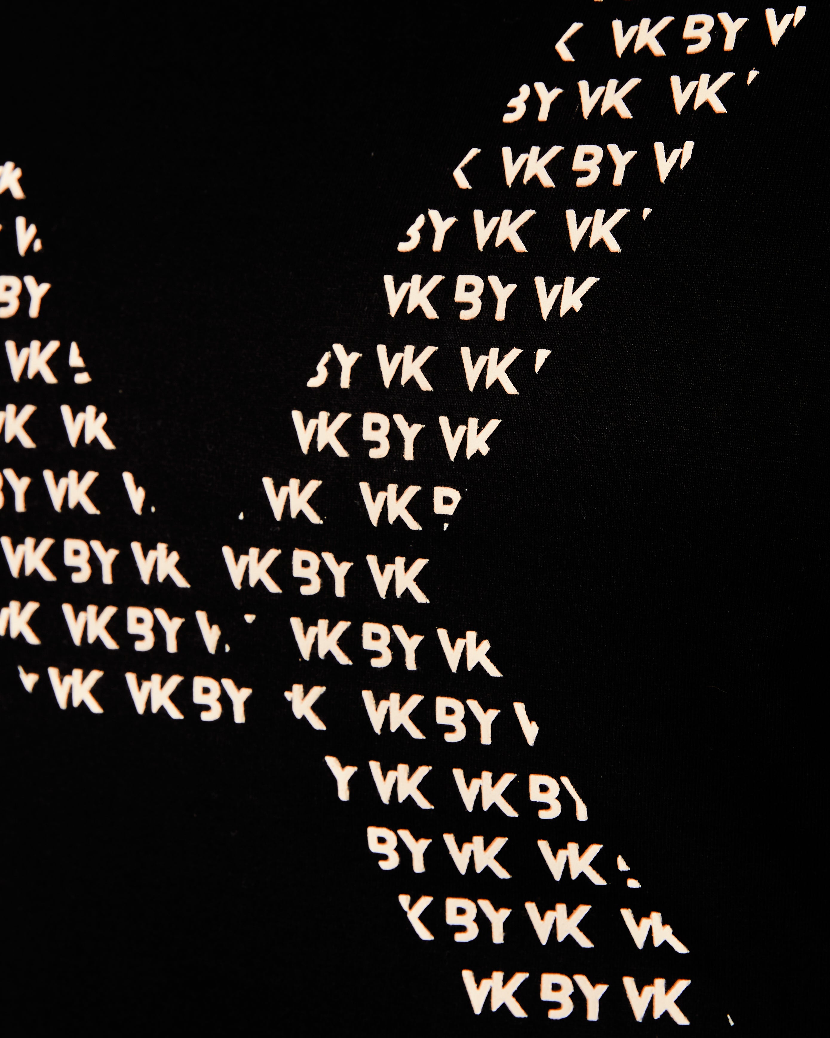Camiseta VK by VK Icon Lettering