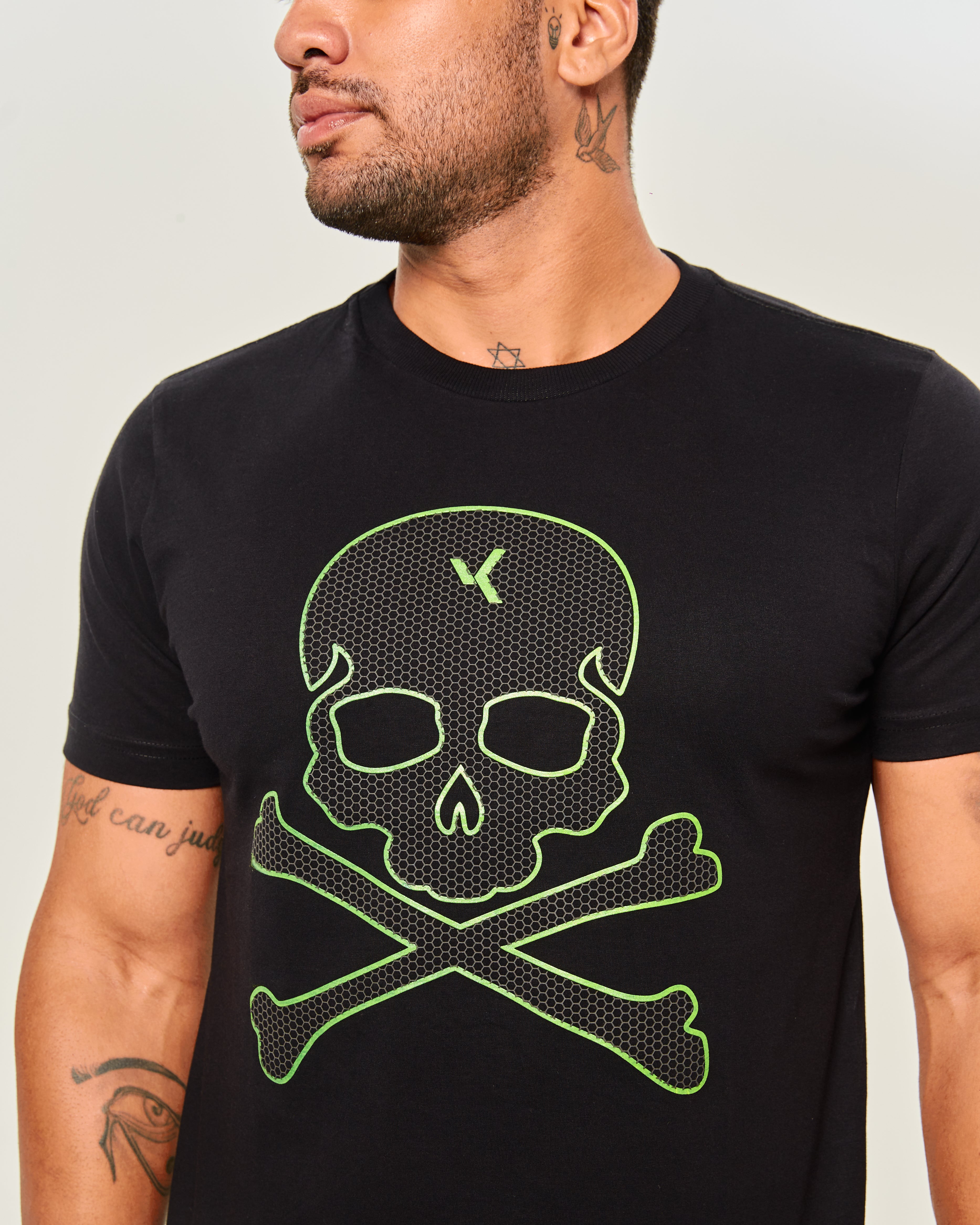 vintage 50s〜60s army skull ワッペンtham-kich Camiseta VK by VK Skull Hive | Estilo Urbano com Estampa Texturizada